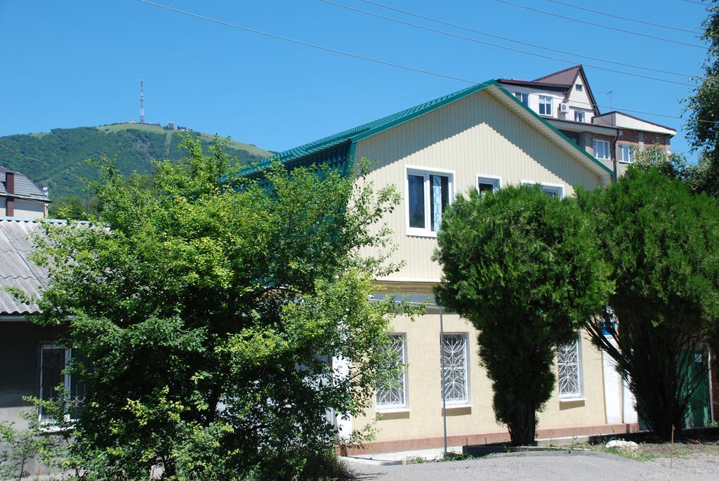 Hostel Svoi Pjatigorsk Eksteriør bilde